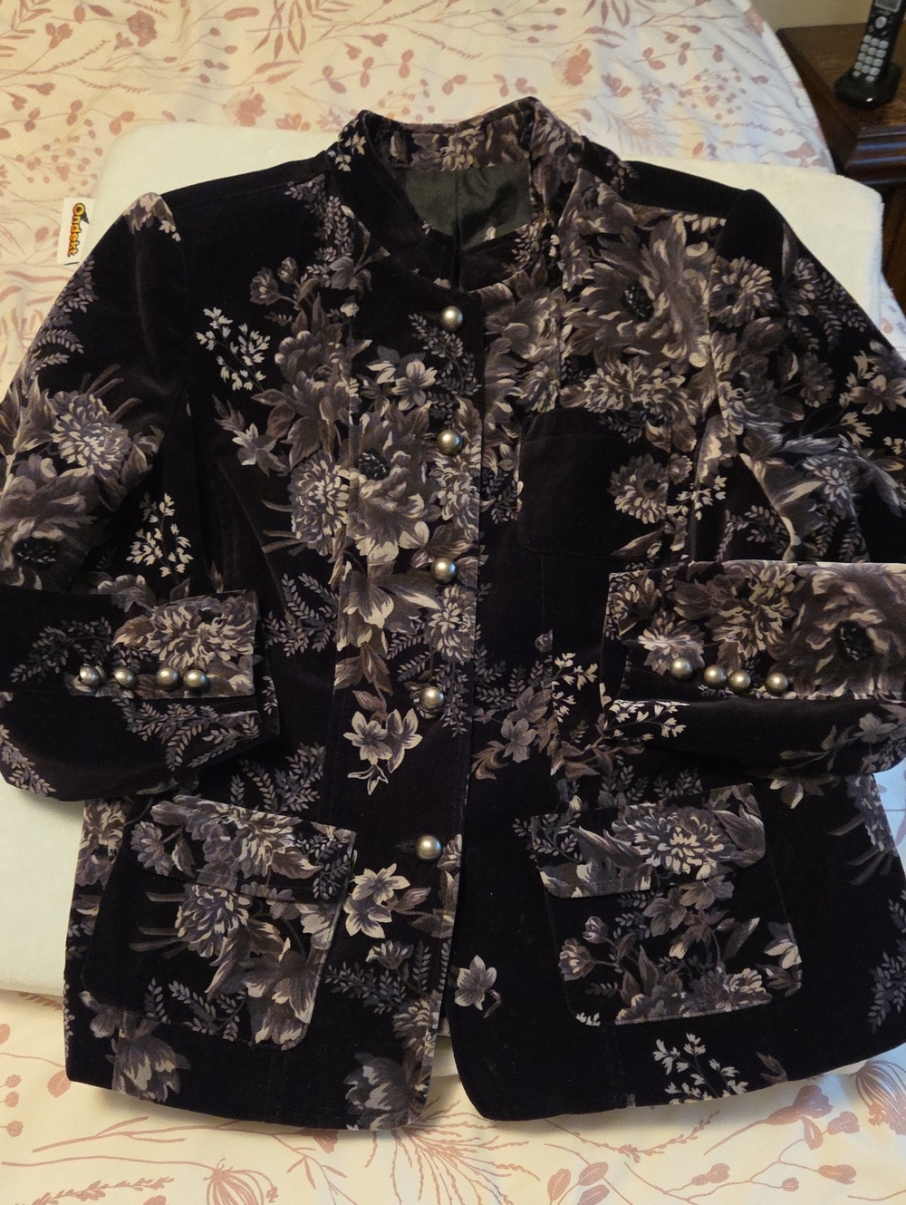 Women's Black Floral Lined Velvet Jacket